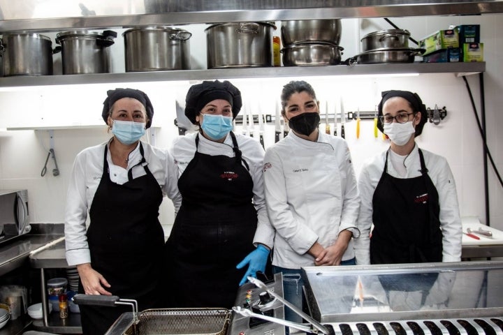 equipo cocina la taberna de almodovar