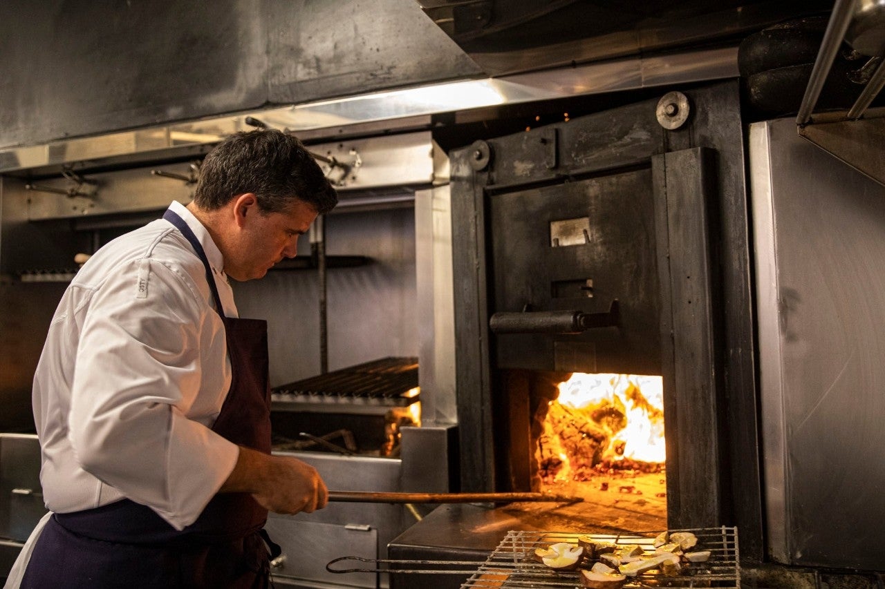 El jugo y la manera exacta de cocinar con brasa son la clave de todo.