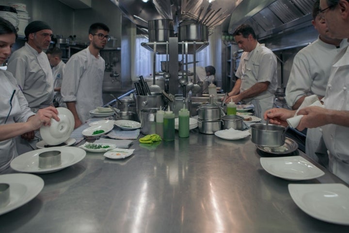 En la cocina de Arbelaitz siempre reina el silencio.