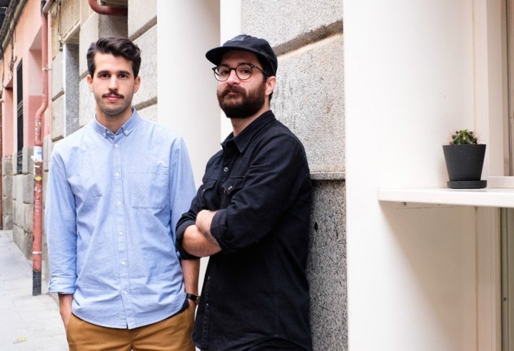 Nolo y Pablo llevan una de las cafeterías más cuidadas de la zona.