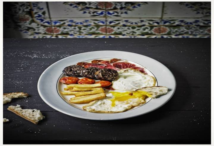 Huevos fritos eco con nocturnidad y alevosía de La Carmencita. Foto: Pablo Zamora (La Carmencita).