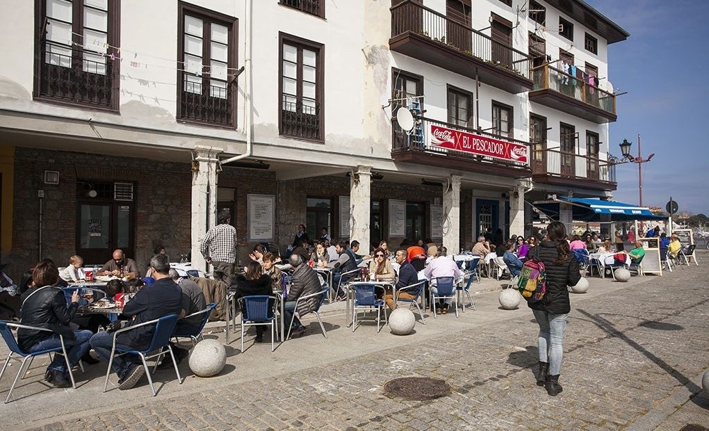 La terraza de El Pescador es una de las más concurridas cuando sale el sol.