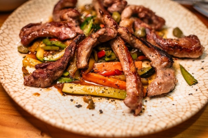 Las verduras y la costilla, bien.