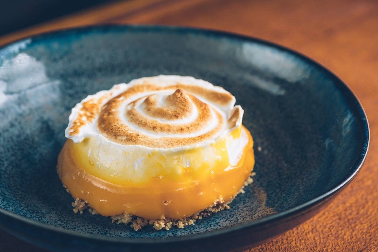 Tarta de limón con merengue de 'Lakasa' de César Martín. Foto: David de Luis.