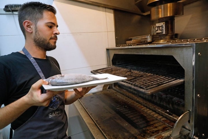 Restaurante Sucar (Valencia): dorada a la brasa