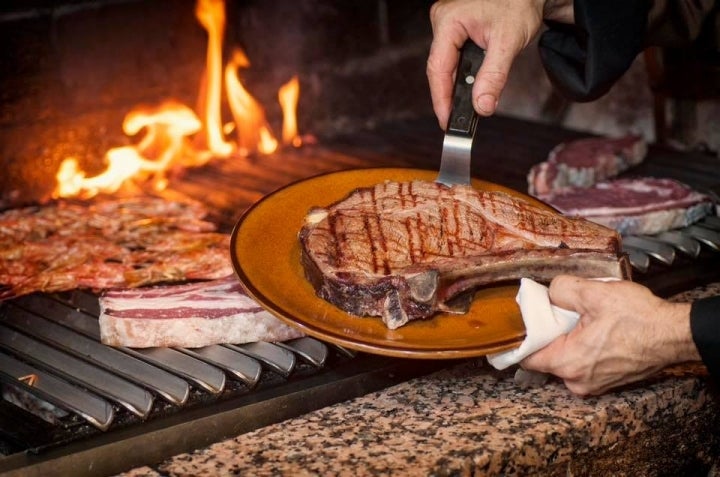 Chuletón a la parrilla. Foto: Facebook Los Canteros.