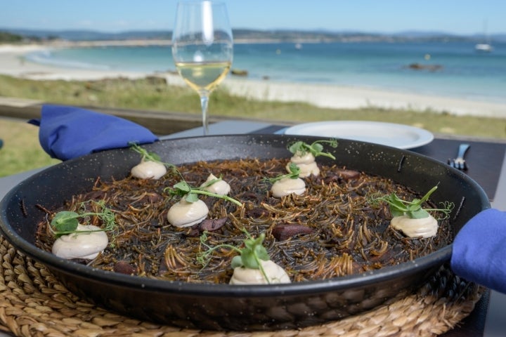 Restaurante Meloxeira Praia fideua chocos y alioli de mar