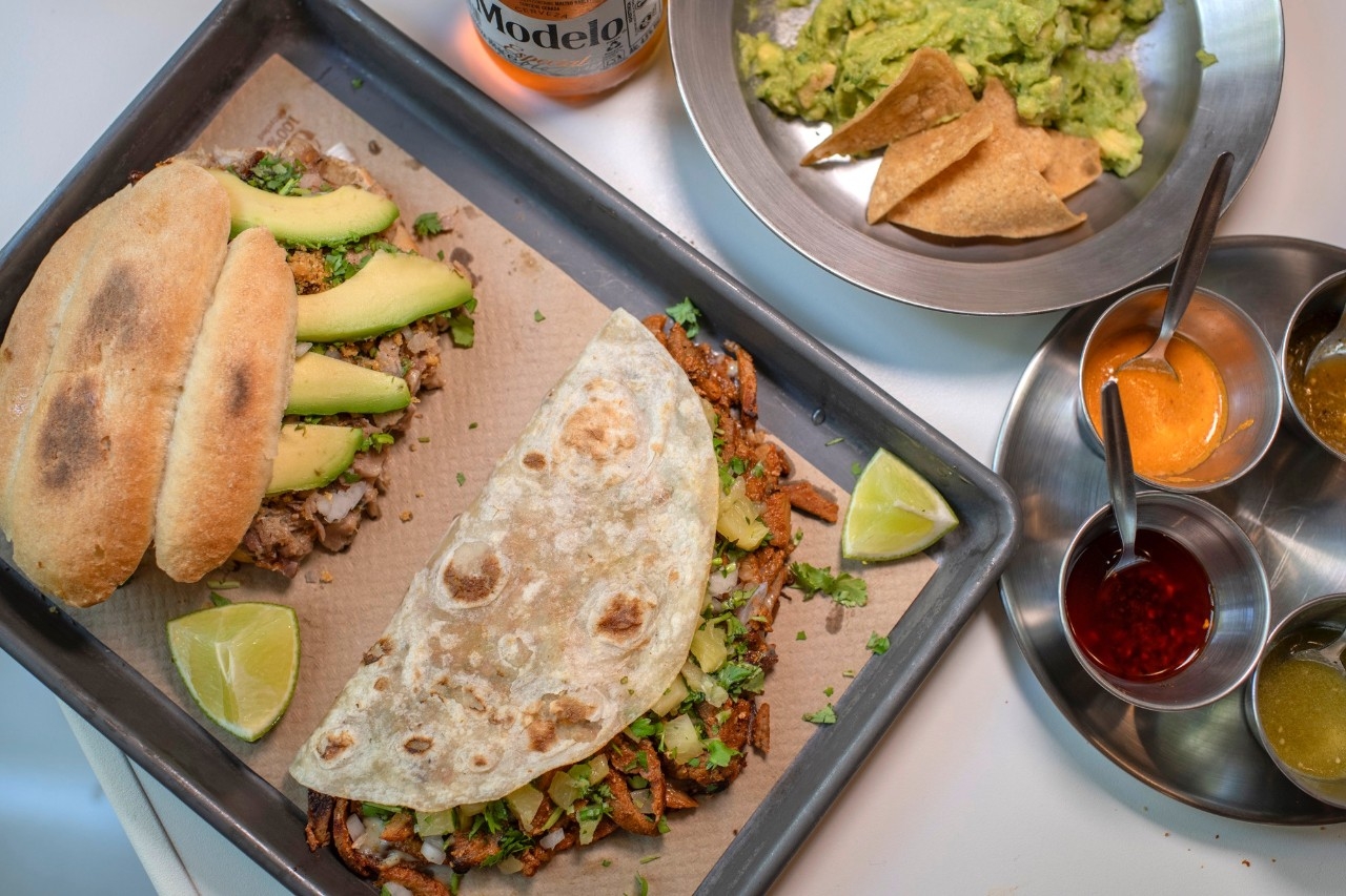 Gringa Carnitas y torta pastor