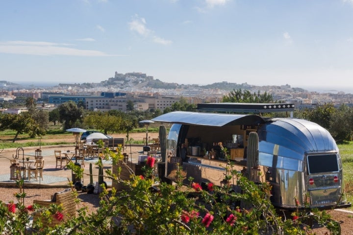 Restaurante de 'Casa Maca' (Ibiza): caravanas estilo Airstream