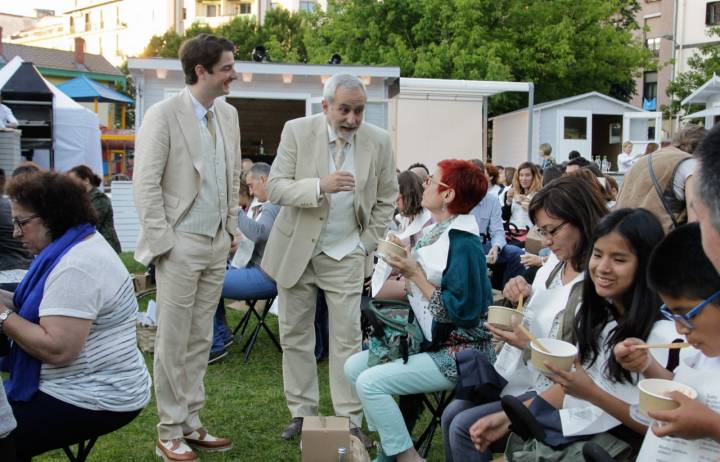Los 250 espectadores de la obra también son comensales de la boda. Foto: Cortesía de la Fundación Donostia/San Sebastián 2016.