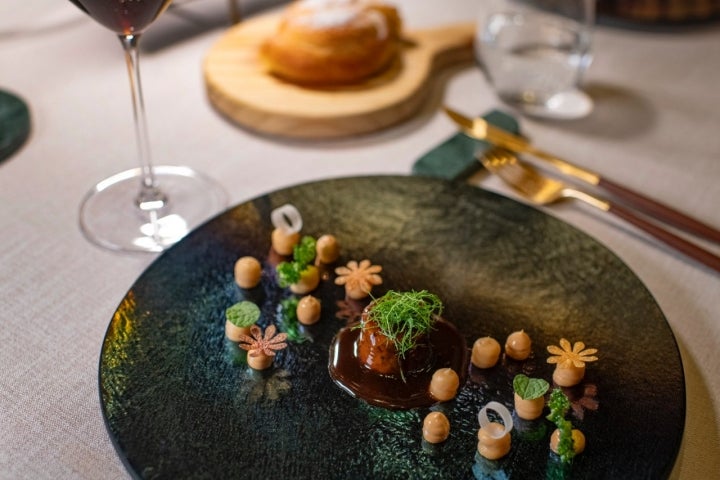 Plato de puchero de pato del restaurante 'Voro'.