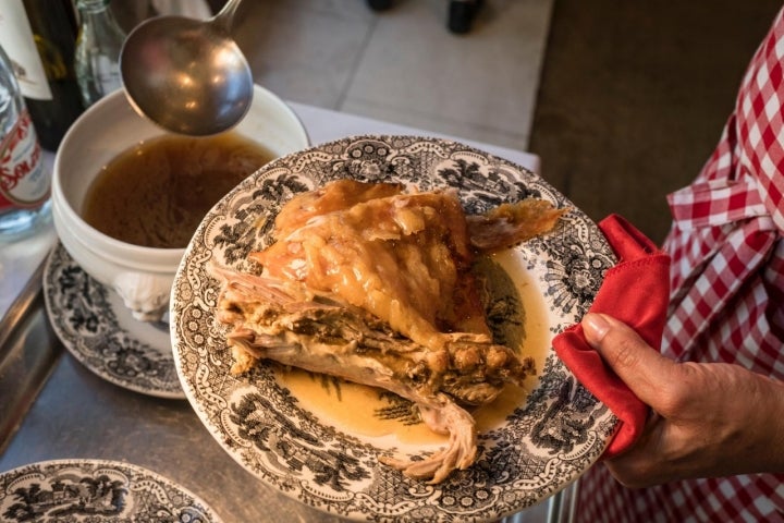 Cordero lechal servido en el restaurante Landa.