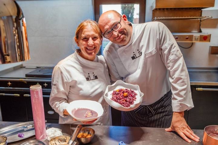 Receta con lombarda: Yolanda León y Juanjo Pérez en la cocina de 'Cocinandos'