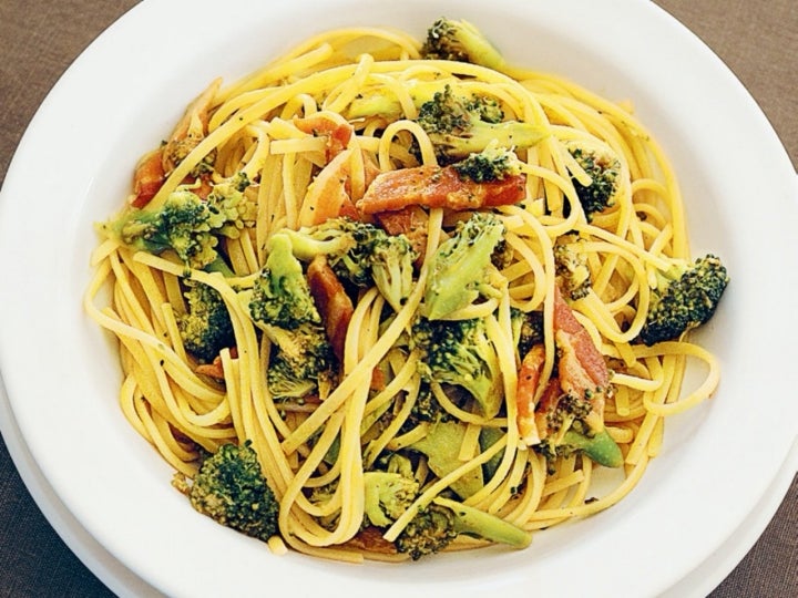 receta de linguine con brócoli y panceta