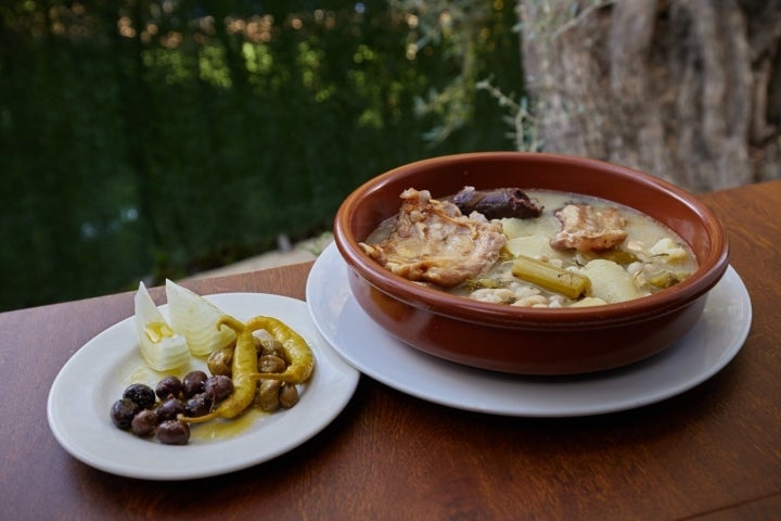 Puchero hinojos costillas