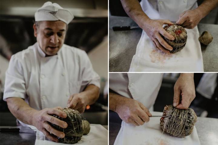 Preparando la lamprea en el restaurante 'Os Pirús'.