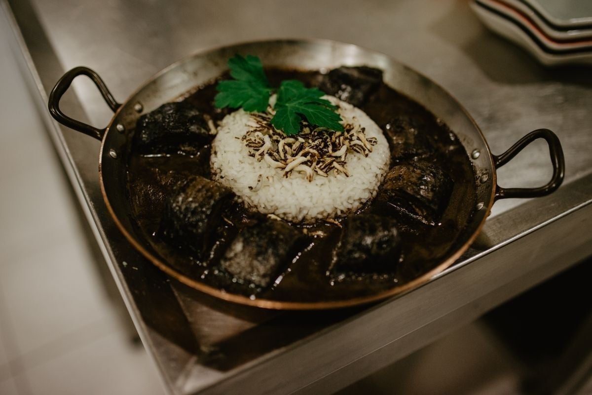 Plato de lamprea en el restaurante 'Chef Rivera'.