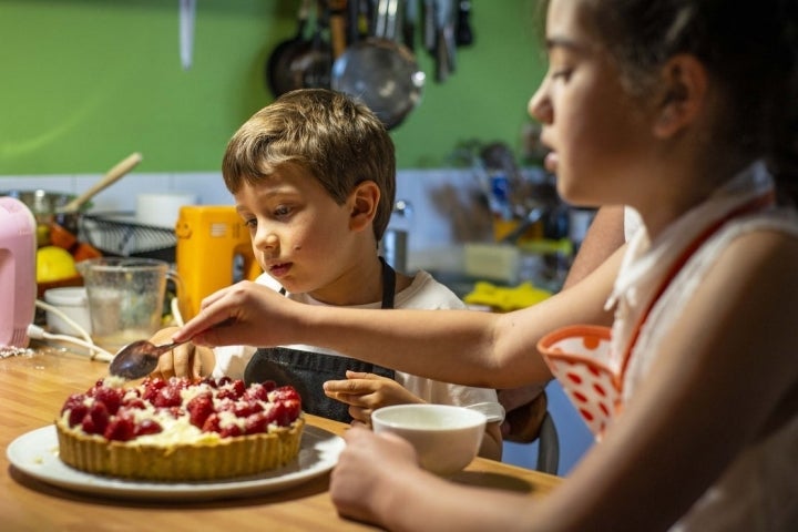 terminando tarta masa flora