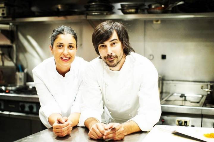 Unai Camba y Cristina Ybarra, en la cocina de 'Kuc'. Foto: 'Kuc'