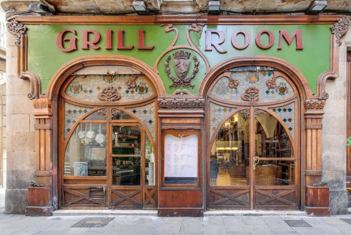 La fachada del 'Grill Room Bar Thonet' es un canto al modernismo. Foto: Grill Room Bar.