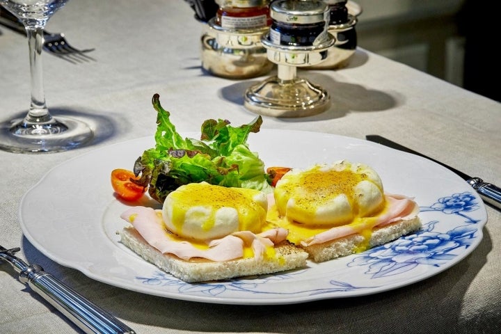 Huevos 'benedictine' en el 'brunch' de 'Haroma'. Foto: Facebook 'Heritage Madrid'.