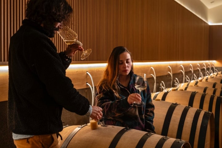 Pablo Blanco y Raquel Vozmediano, enólogos de la bodega Rafael Palacios (Ourense).