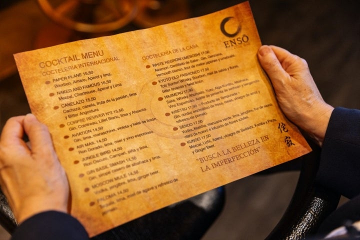 Carta de la coctelería Enso en Donostia.