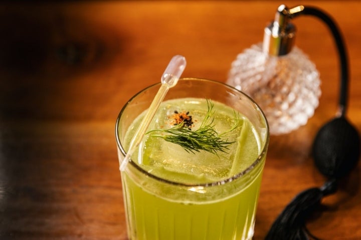Cóctel HAJIMERU de la coctelería Enso en Donostia.