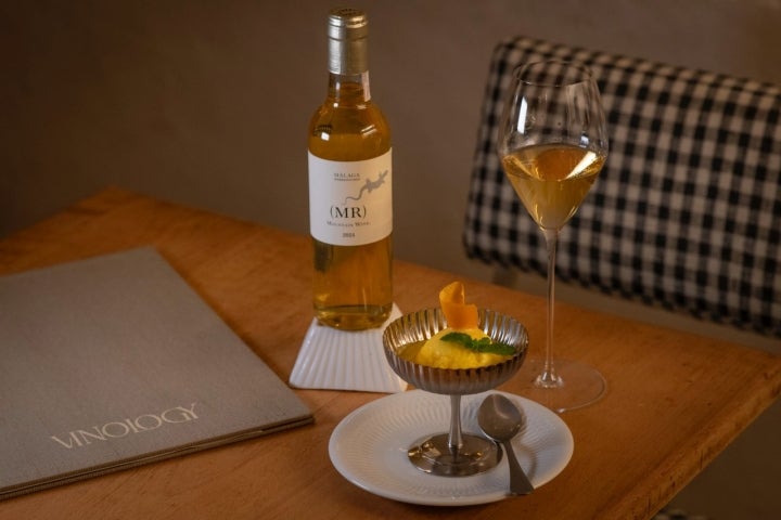 Helado de mandarina con MR Moscatel 2024 de la Compañía de Vinos de Telmo Rodríguez.