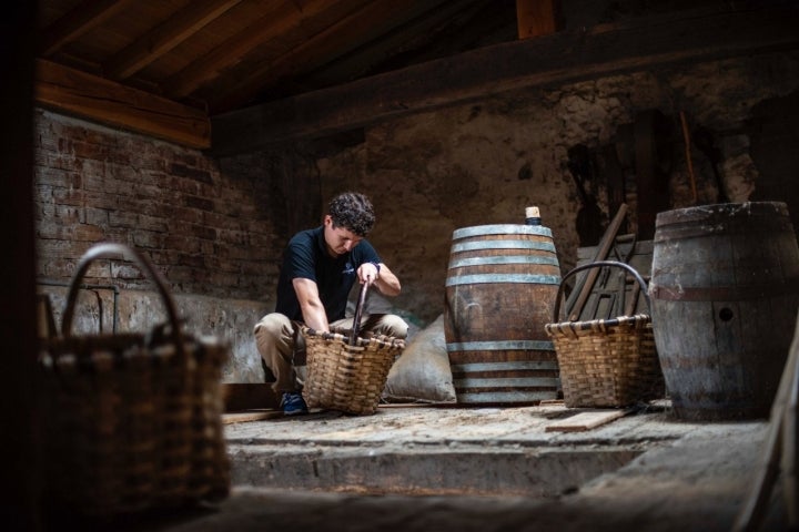 Sidrería Astarbe: Joseba en el antiguo lagar de Mendiola