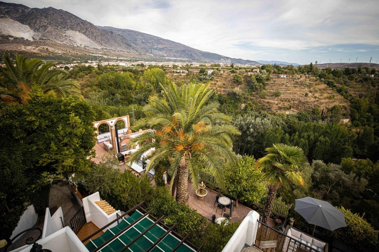 Desde las casas rurales es posible ver la parte baja de las Alpujarras.