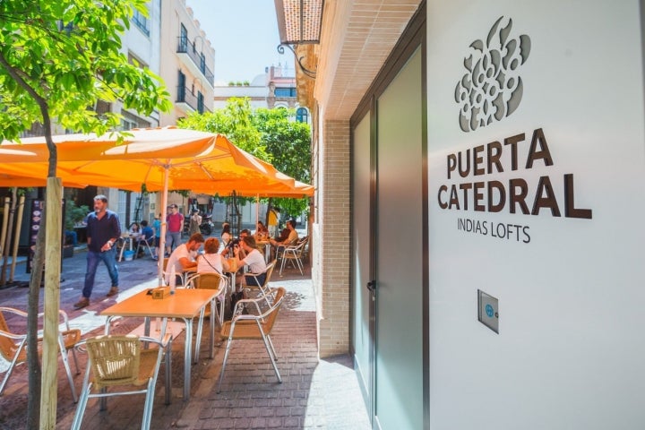 Todos los apartamentos se encuentran en el casco histórico de Sevilla, en los barrios con más vida.