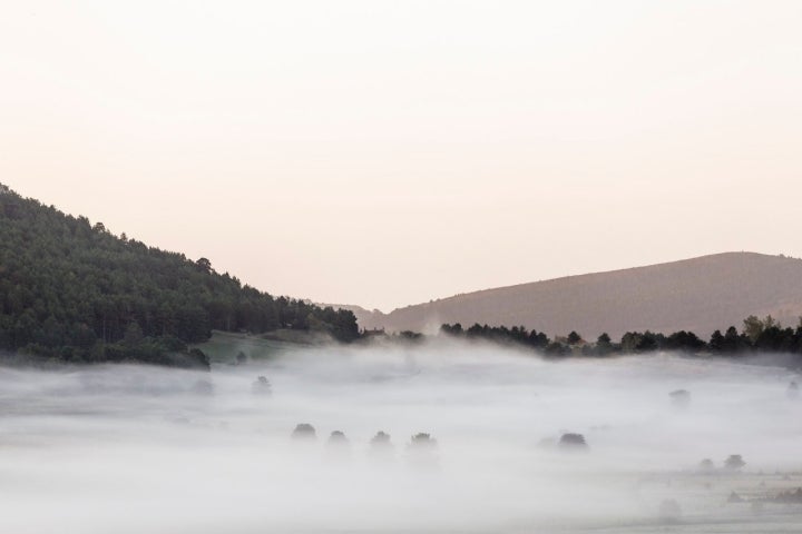 Por la mañana, la niebla se suele pegar al suelo ofreciendo una bonita estampa. 