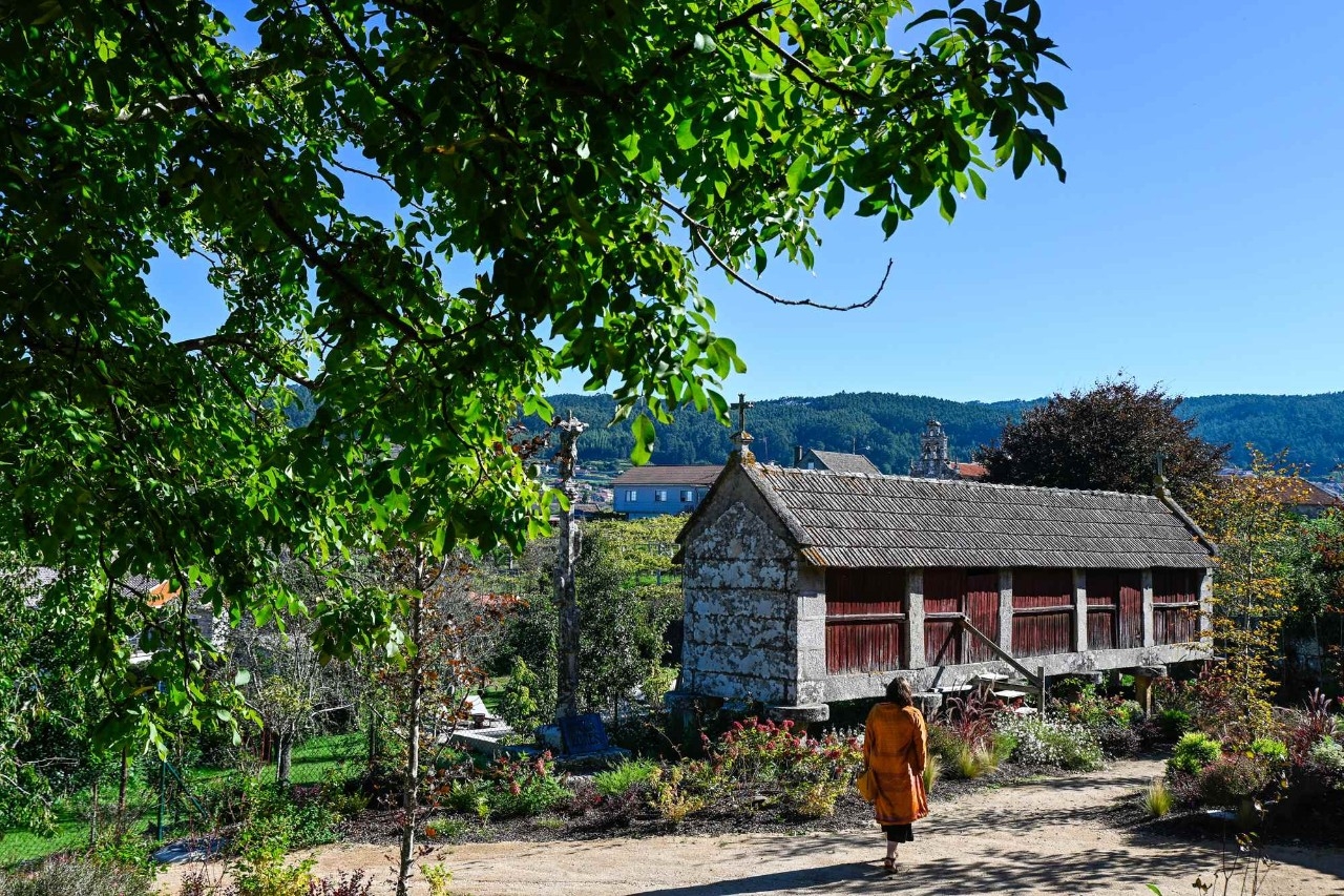 El hórreo centenario de la finca.