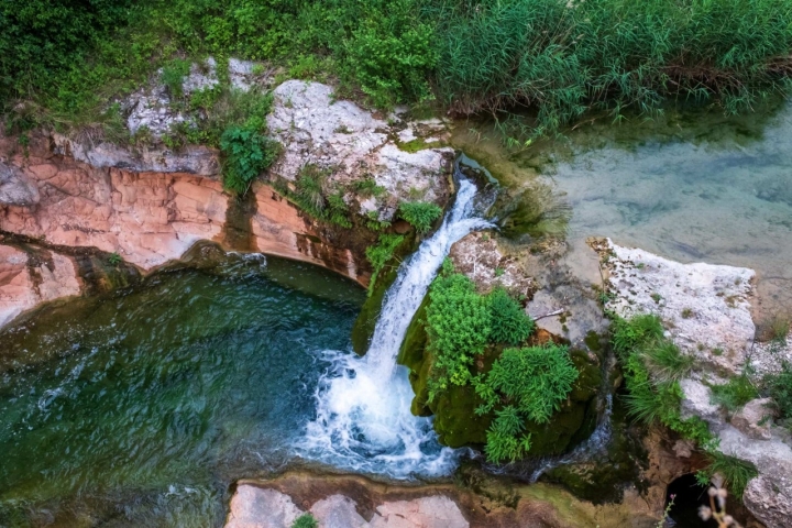 Los saltos de agua del río Matarraña proporcionaban la energía a las viejas fábricas.