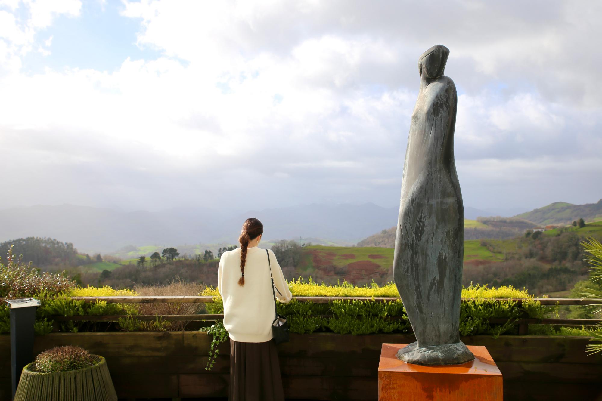 Esculturas de Carmen Castillo en el exterior