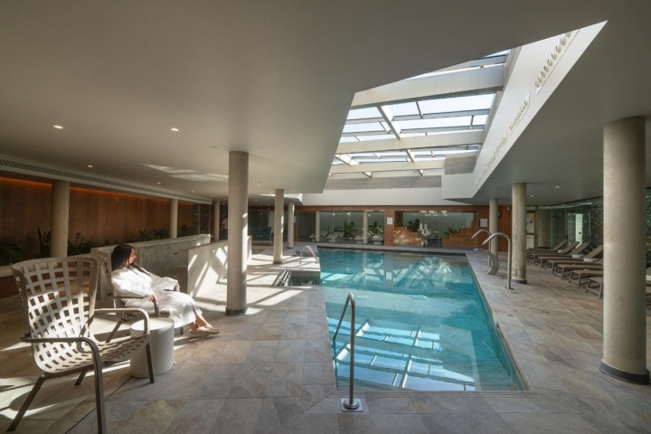 La zona de piscina del spa.