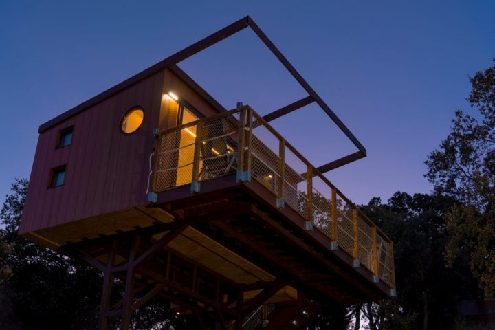 Cabaña panorámica de noche