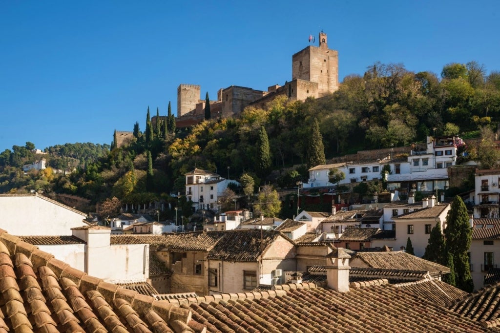 Dormir con la Alhambra entre las sábanas Dormir con la Alhambra entre las sábanas
