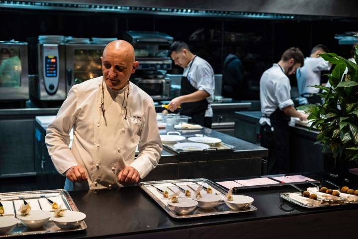 Hotel-restaurante 'Atrio' (Cáceres): el chef Toño Pérez en la cocina