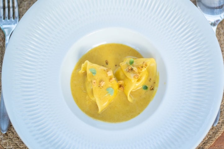 RAVIOLI DE "BORRIDA" DE BACALAO CON SU SALSA CREMOSA DE AZAFRÁN