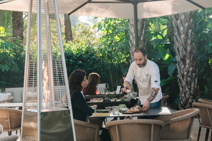 Fran Segura, reconocido pastelero alicantino, pone su sello al desayuno.