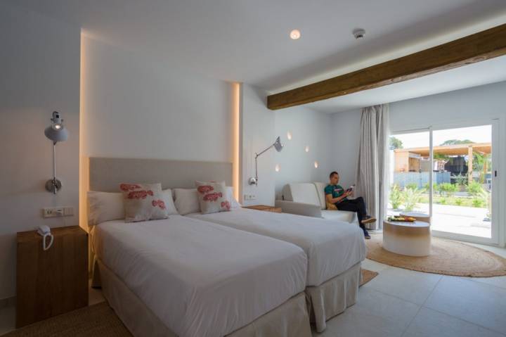 Hotel 'Las Mimosas' (Ibiza): habitación con terraza a la piscina