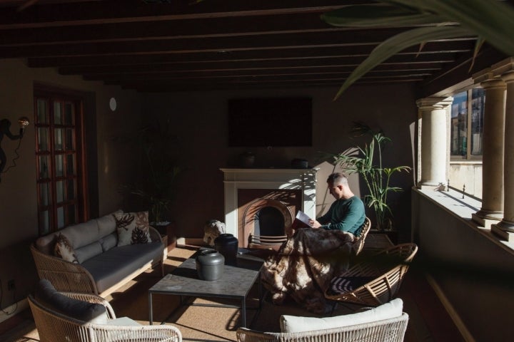 Hotel 'Palacete colonial': terraza de la suite (apertura)