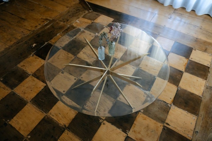 Suelo ajedrezado de la suite del hotel Palacio de Arriba (Mieres, Asturias)