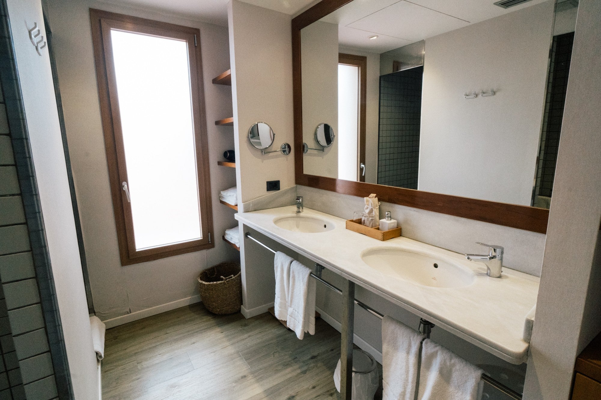 Baño de una habitación del hotel Voramar de Benicasim (Castellón)