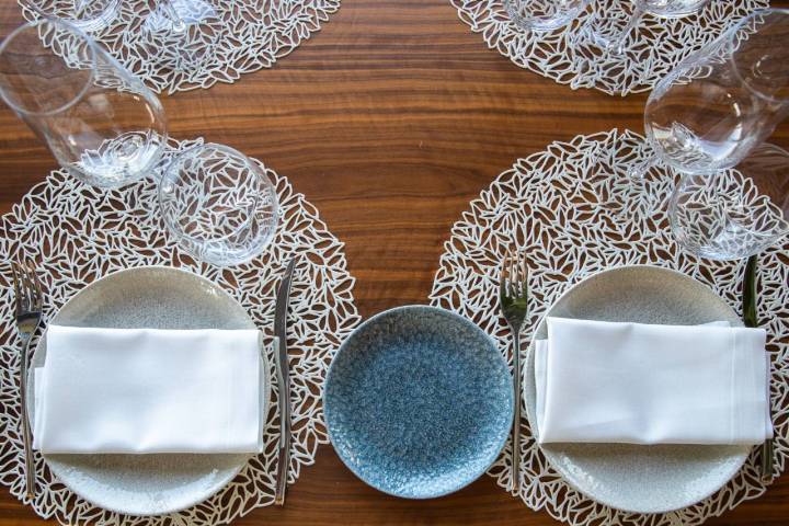 Las cuidadas mesas del 'Botania', para clientes y visitantes.