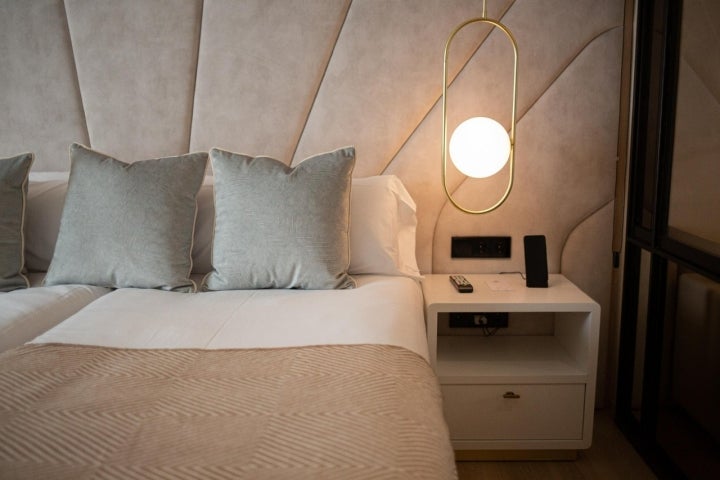 Hotel Nivia Born