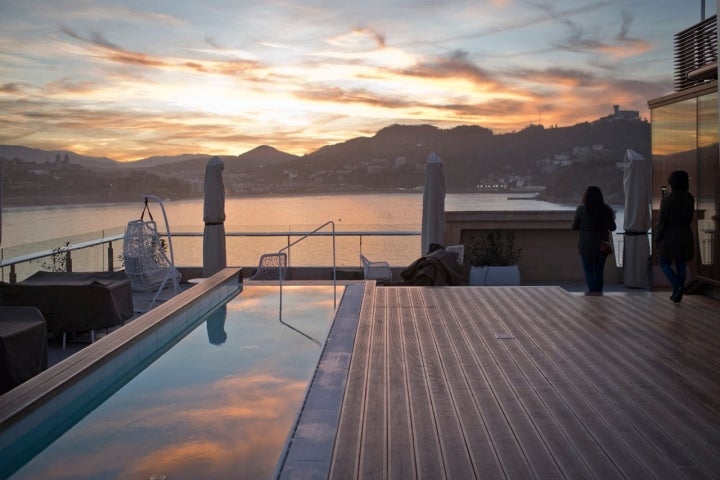 Los atardeceres en el puerto de Donosti en palco de honor. Foto: Sofía Moro.