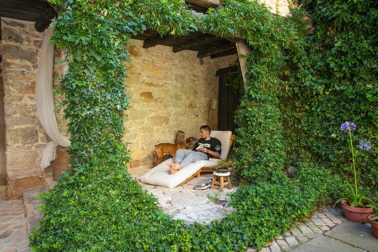 Patio de la 'Posada El Priorato del Val' (Palencia)